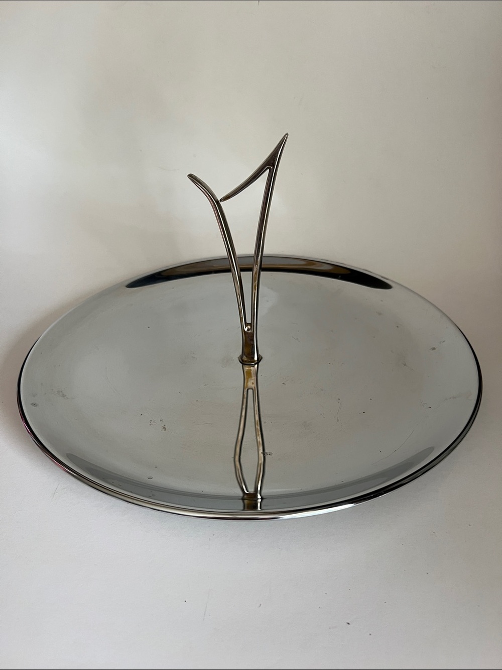 Kromex atomic MCM 13” Single-Tier Serving Tray with Decorative Handle
